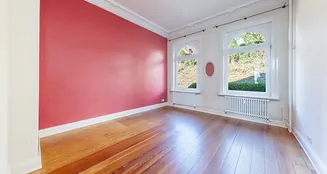 von_poll_real_estate_property_25132010_image_15