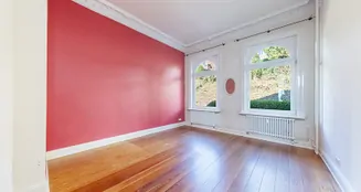 von_poll_real_estate_property_25132010_image_14