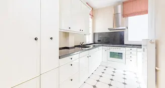 von_poll_real_estate_property_25132010_image_12