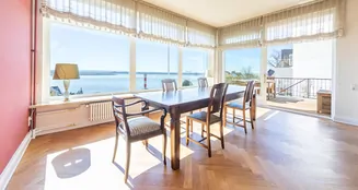 von_poll_real_estate_property_25132010_image_0