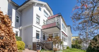 von_poll_real_estate_property_25132010_image_22