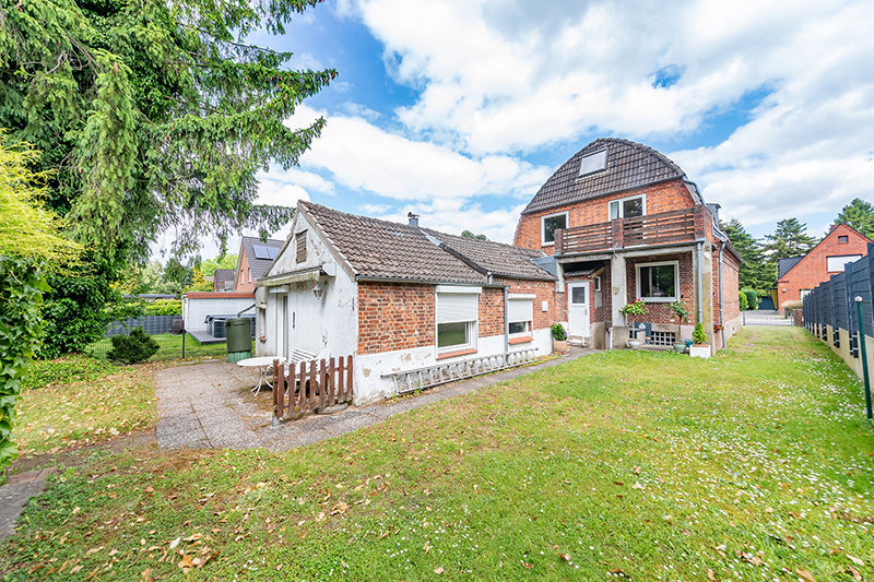 Rückansicht Haupthaus und Anbau