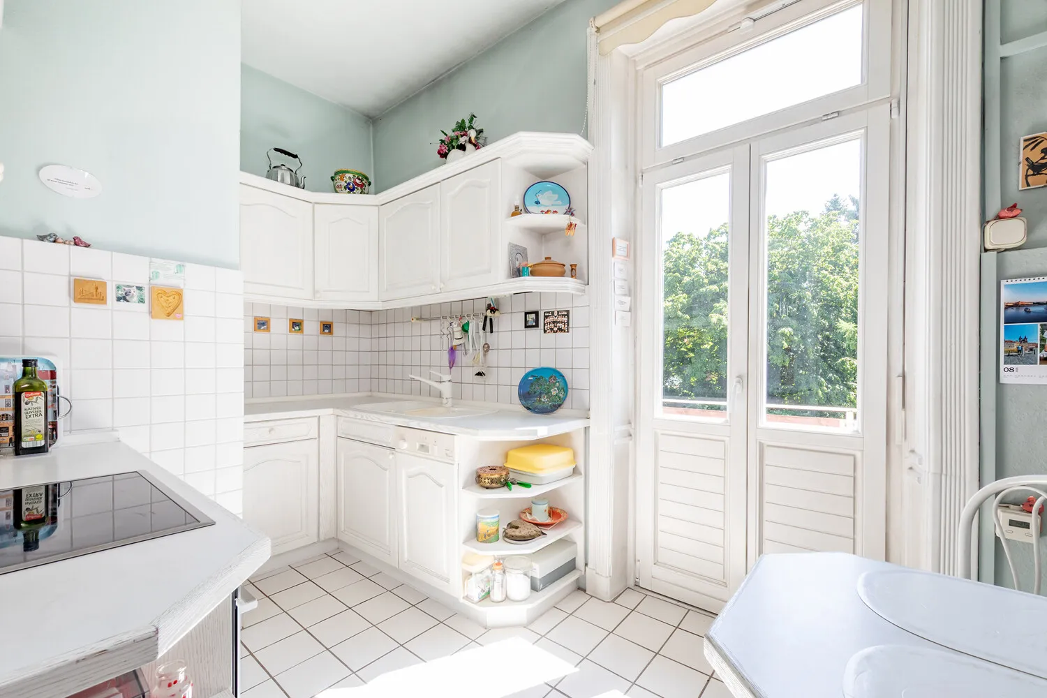 Lichtdurchflutete Küche