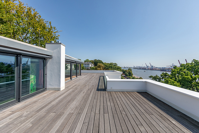 A total of almost 300 m² ...