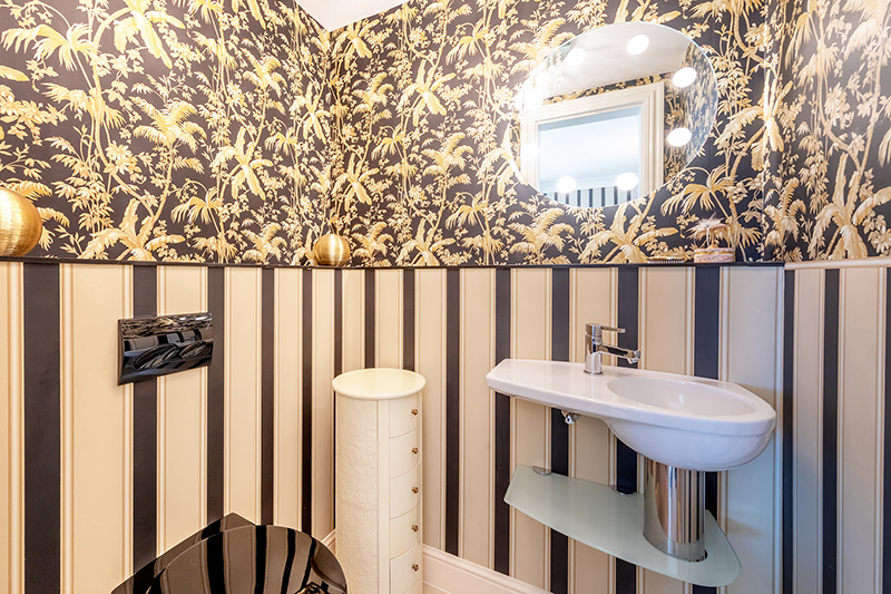 Guest Toilet