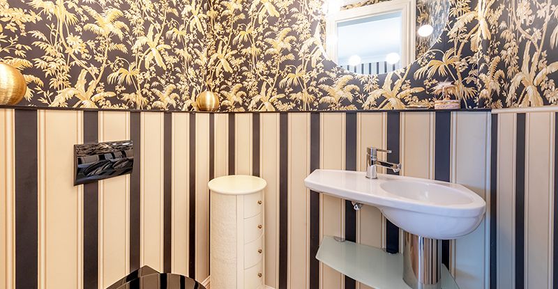 Guest Toilet