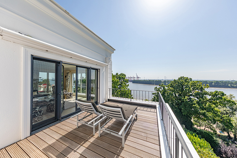 ... with access to the second south-facing balcony with magnificent views to the south and west