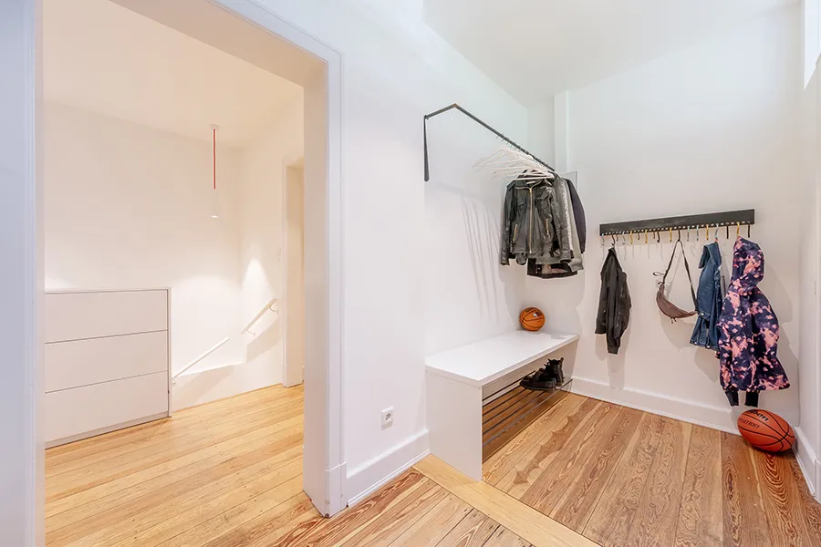 ... und in die Garderobe ...