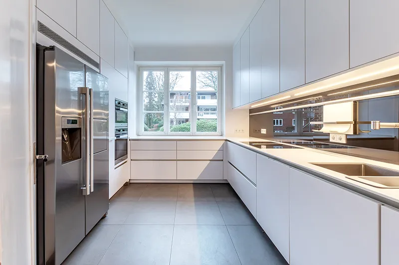 SieMatic-Küche mit großem Side-by-Side-Kühlschrank