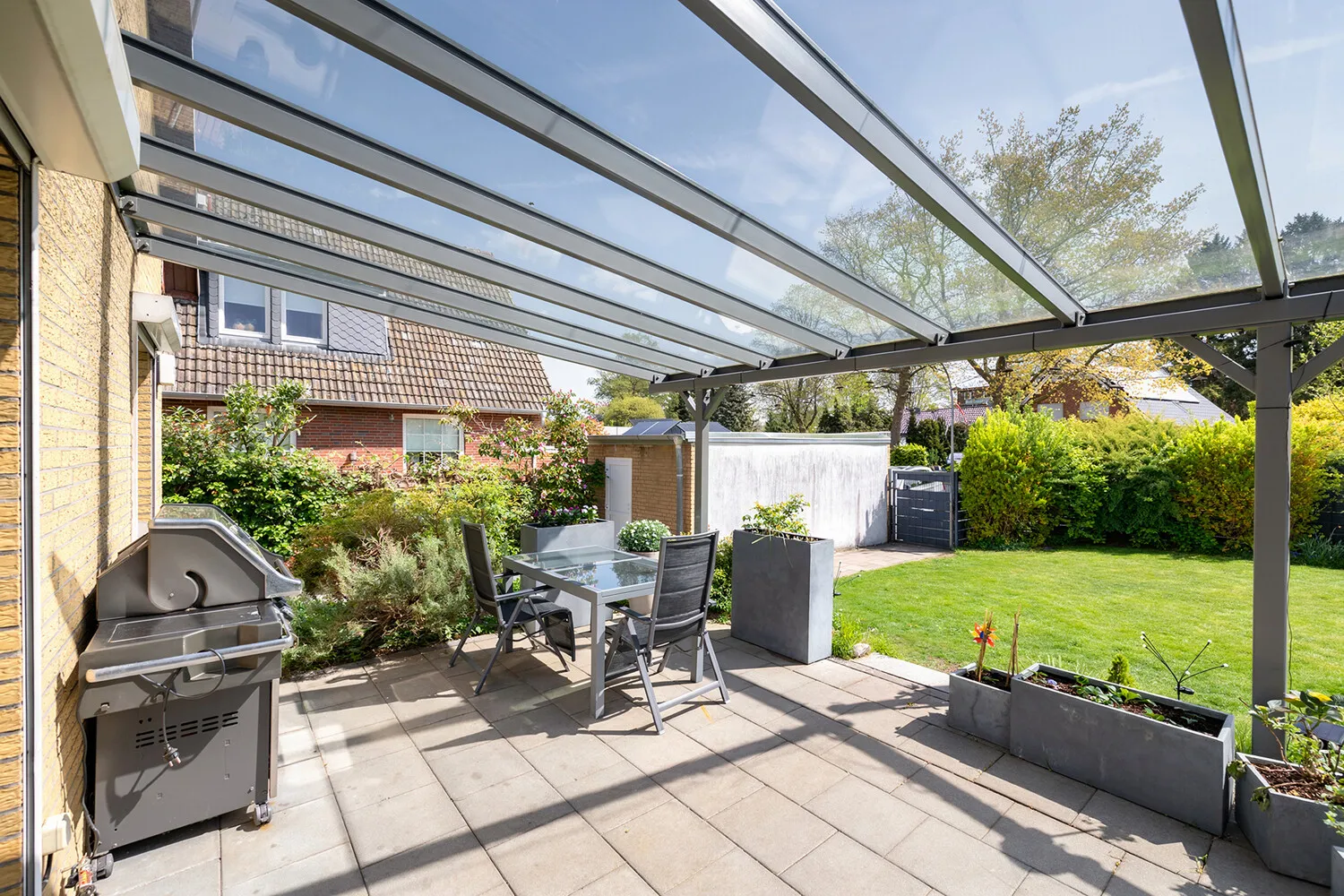 Hochwertig überdachte Terrasse