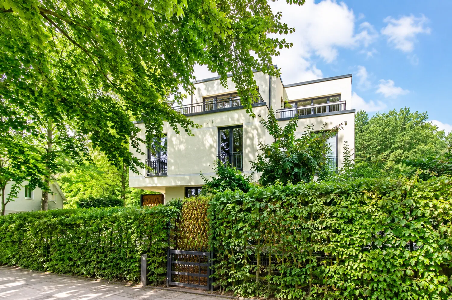 Falkenstein Living – großzügige Townhouse-Maisonette mit Dachterrasse