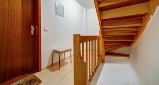 von_poll_real_estate_property_24031025_image_20