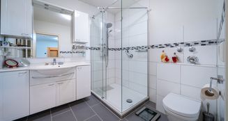 von_poll_real_estate_property_25031010_image_13