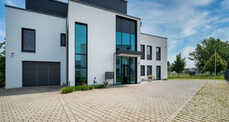 von_poll_real_estate_property_25031026_image_2