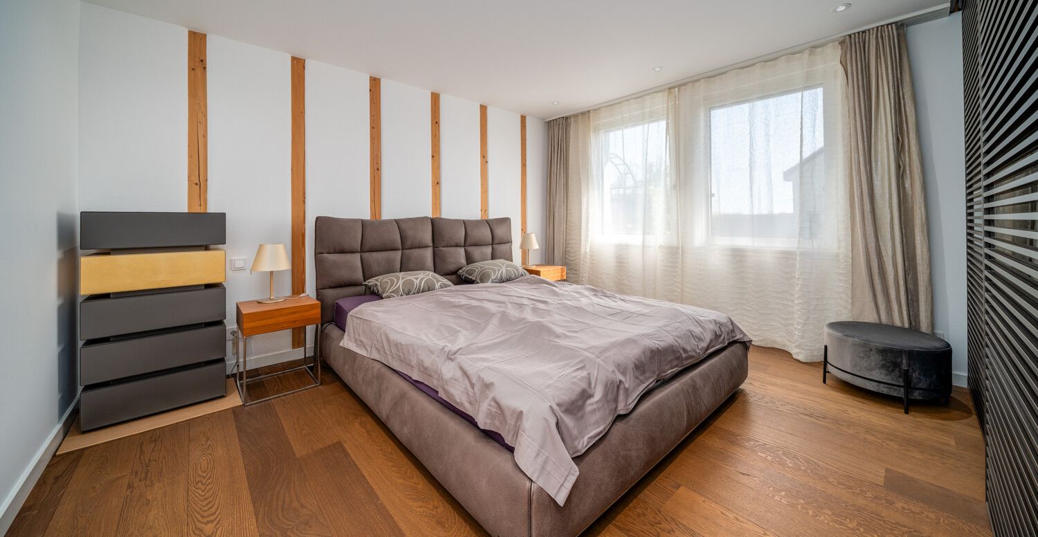 EG_Mastersuite mit großem Einbauschrank