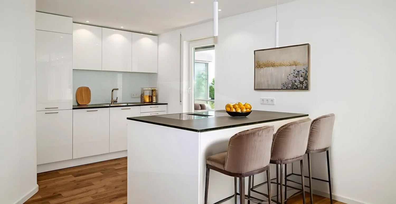 Küche_mit Zugang zu Süd-West Terrasse