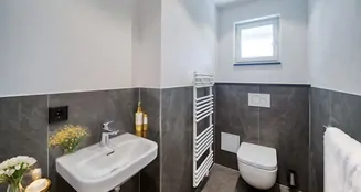 von_poll_real_estate_property_25031027_image_9