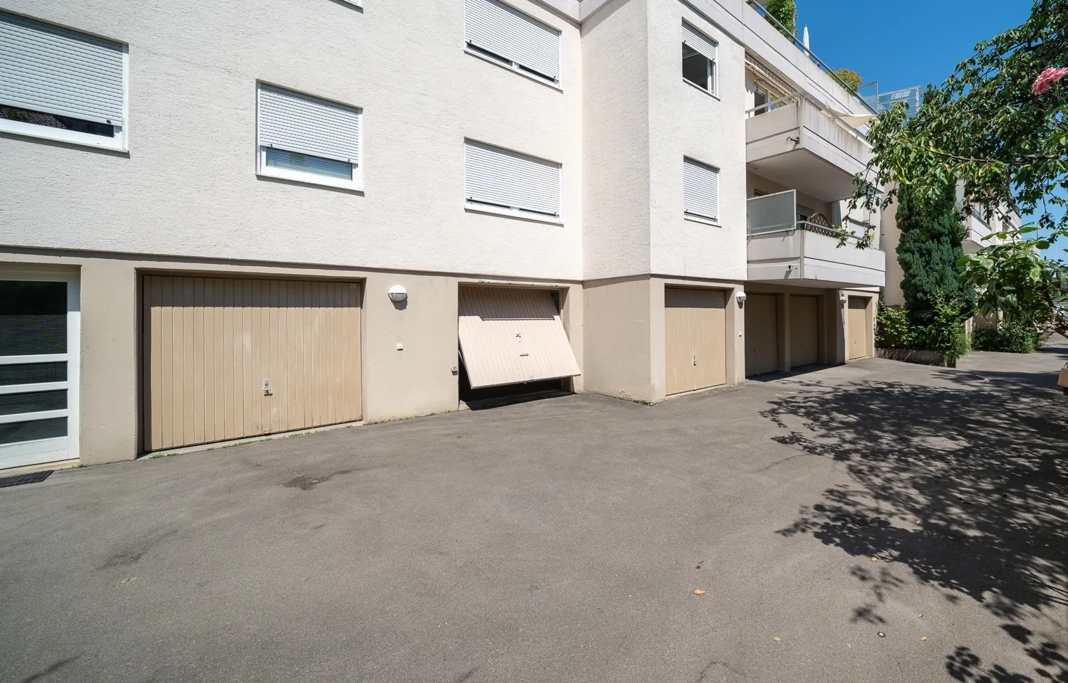 Außenansicht_Garage