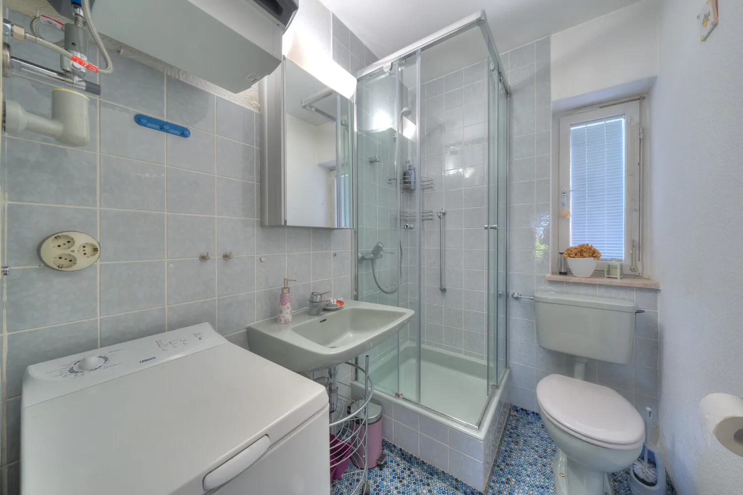 Bad mit Dusche