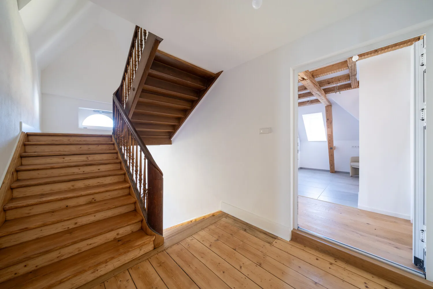 Treppenhaus_Eingang Wohnung