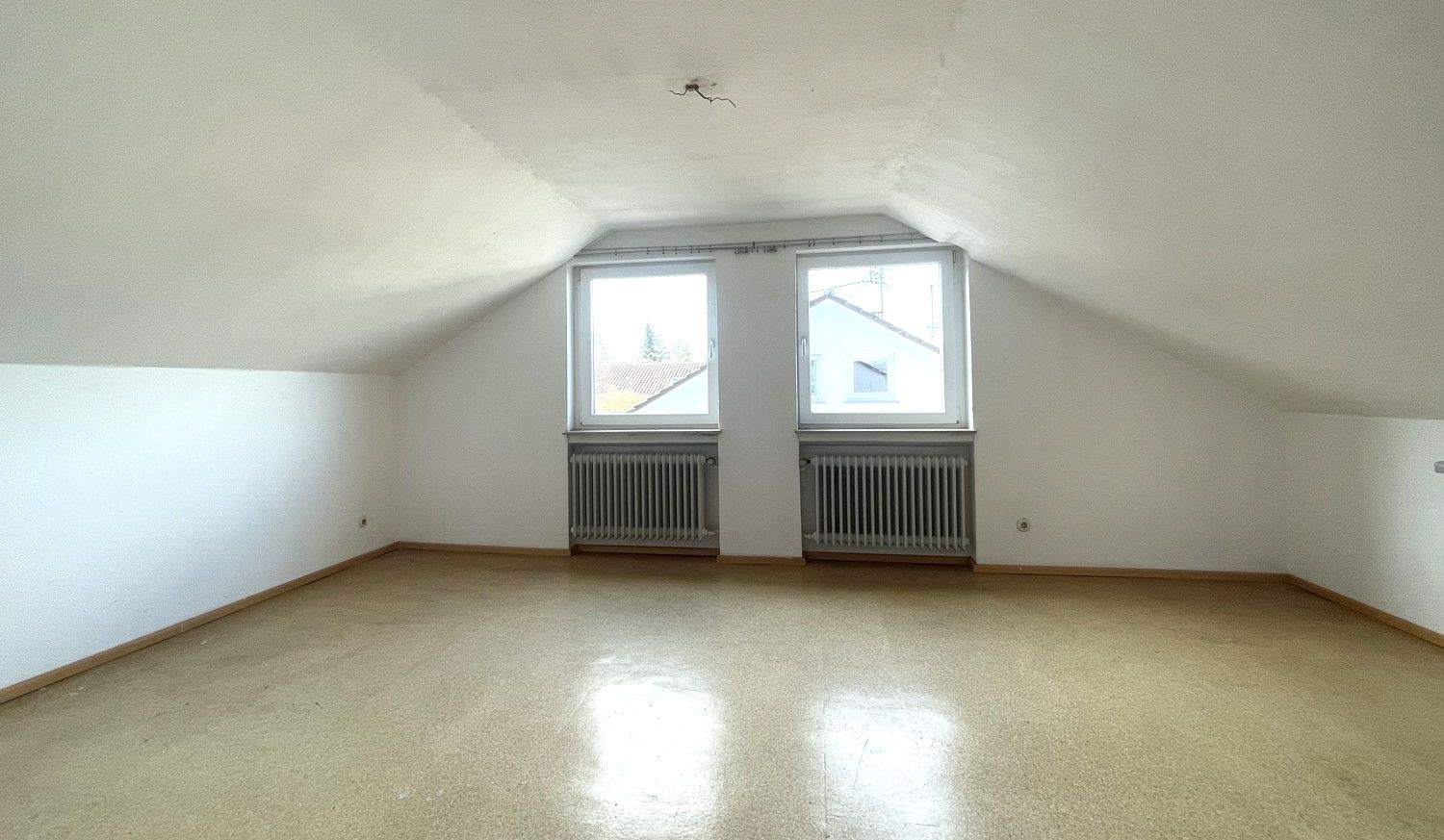 1. Zimmer OG