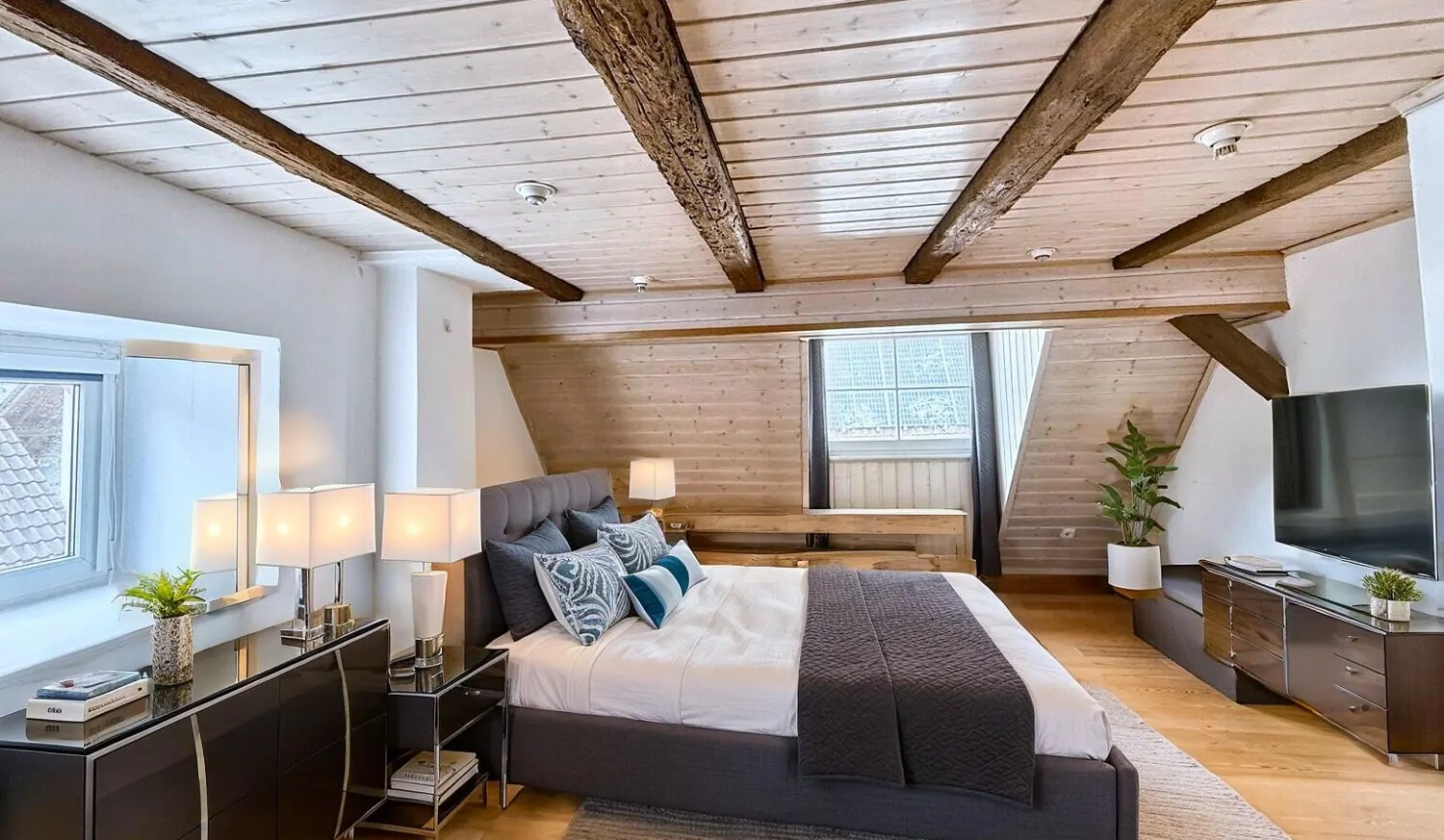 Schlafzimmer DG mit KI