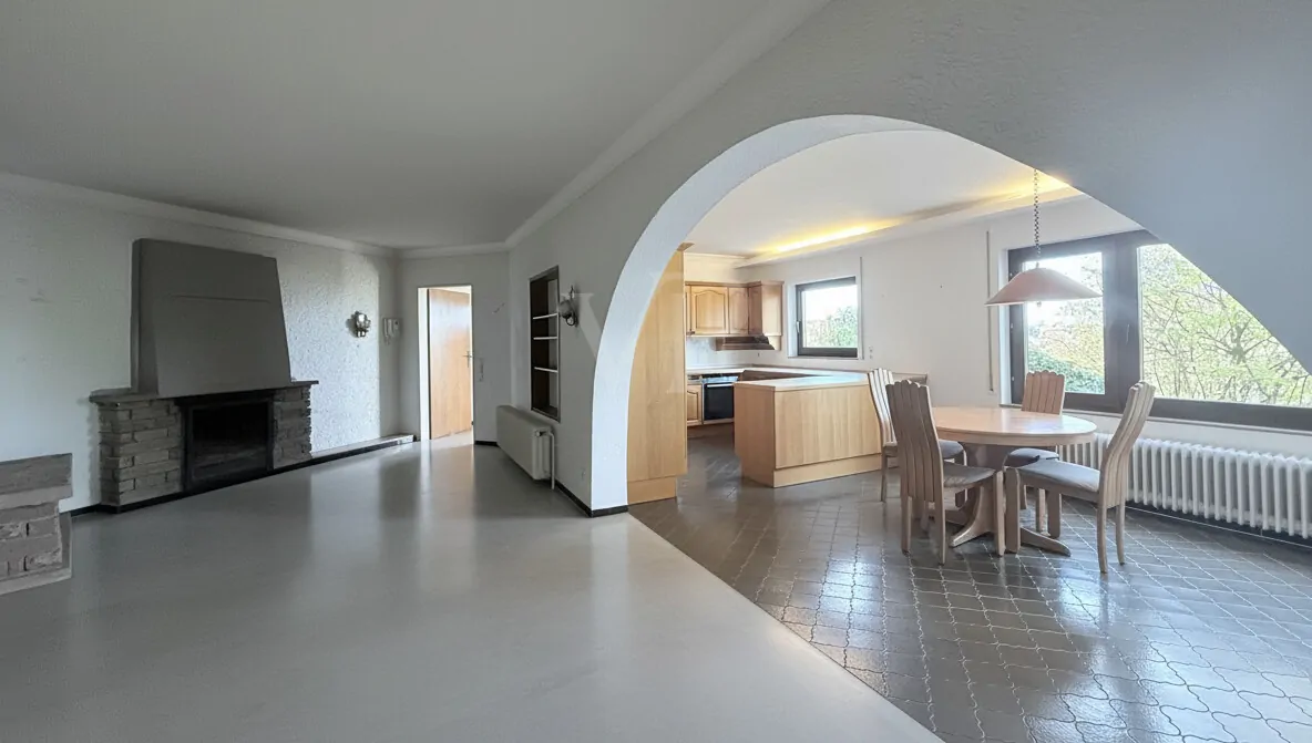 Eingangshalle mit Kamin