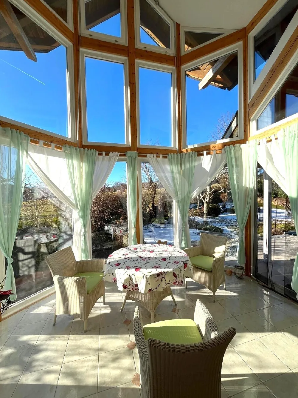 Einladender Wintergarten