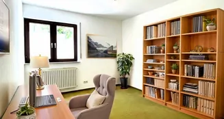 von_poll_real_estate_property_25048018i_image_11