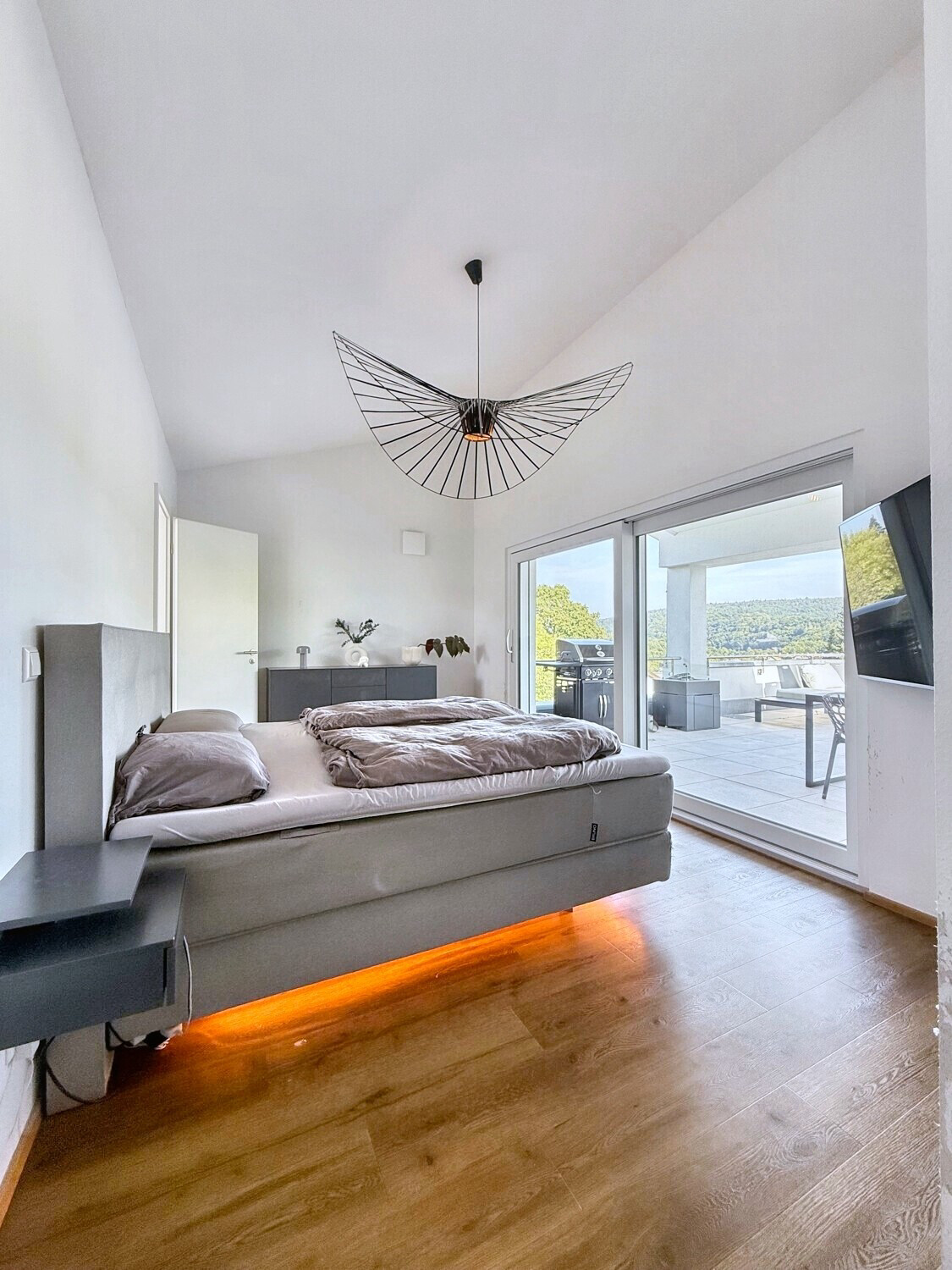 Schlafzimmer mit Badezimmerzugang
