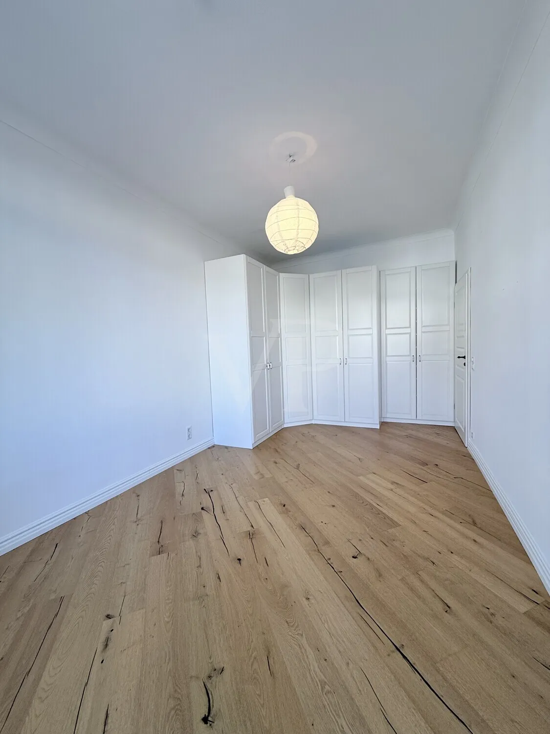 großer Einbauschrank