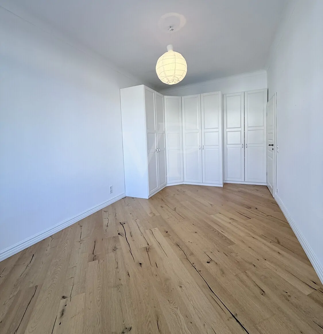 großer Einbauschrank