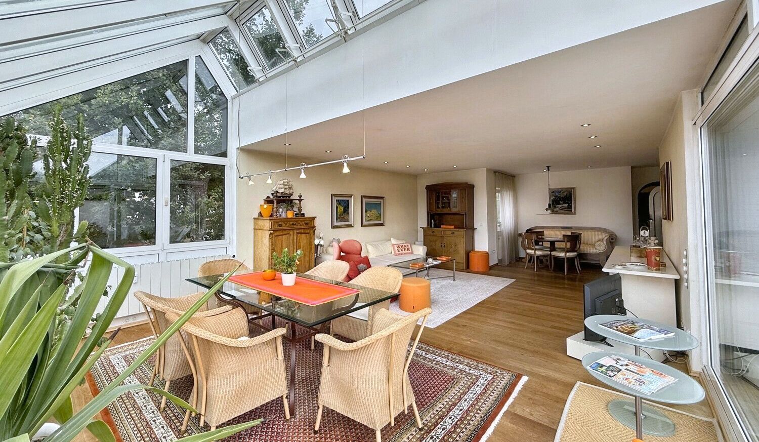 Wohn- und Esszimmer