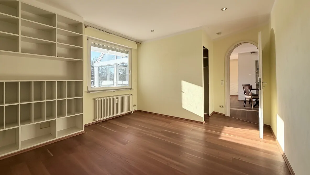 Schlafzimmer mit Ankleide