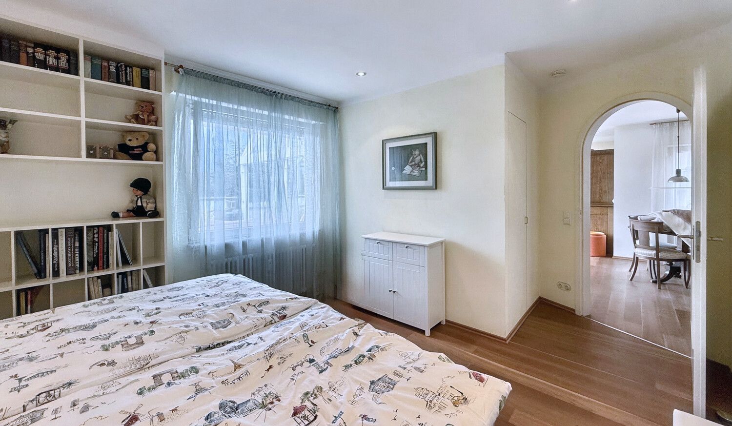 Schlafzimmer mit Ankleide