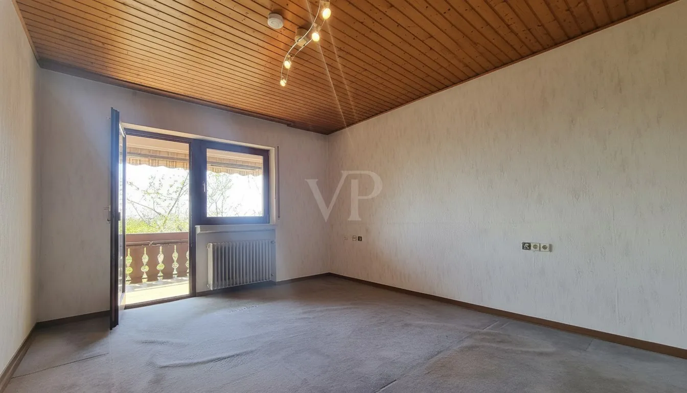 Weiteres Zimmer mit Zugang Balkon