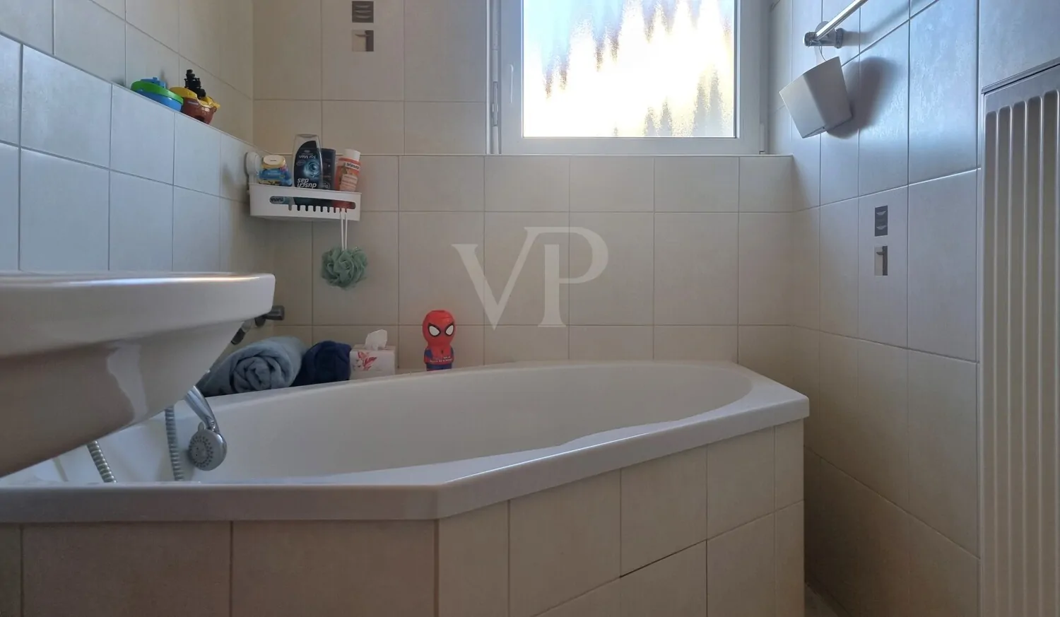 Bad mit Waschmaschinenstellplatz