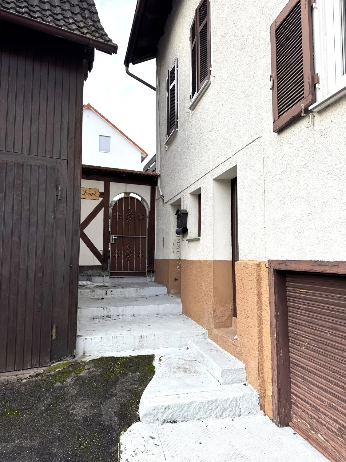 Durchgang zur Terrasse, Scheune