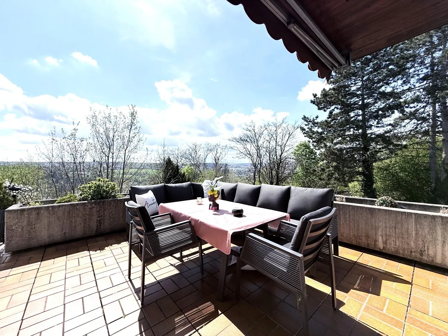 Balkon EG