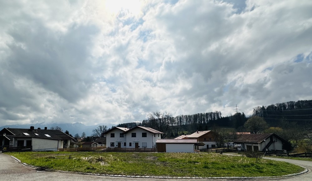 Schönes Wohnen: Grundstück bebaubar mit 1-2 Einfamilienhäusern