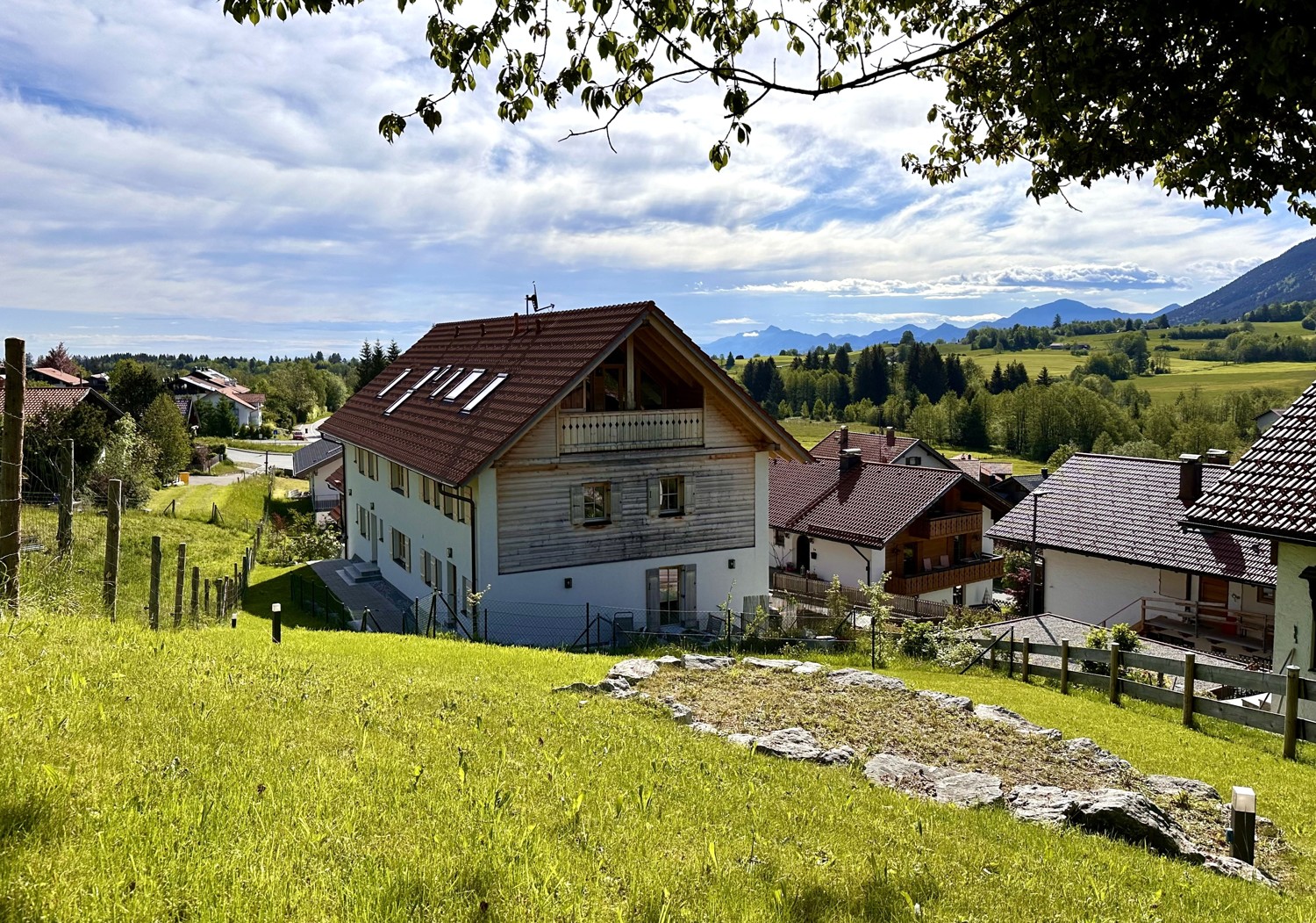 NEUER PREIS: Exklusives Dachgeschoß-Refugium in ländlicher Idylle