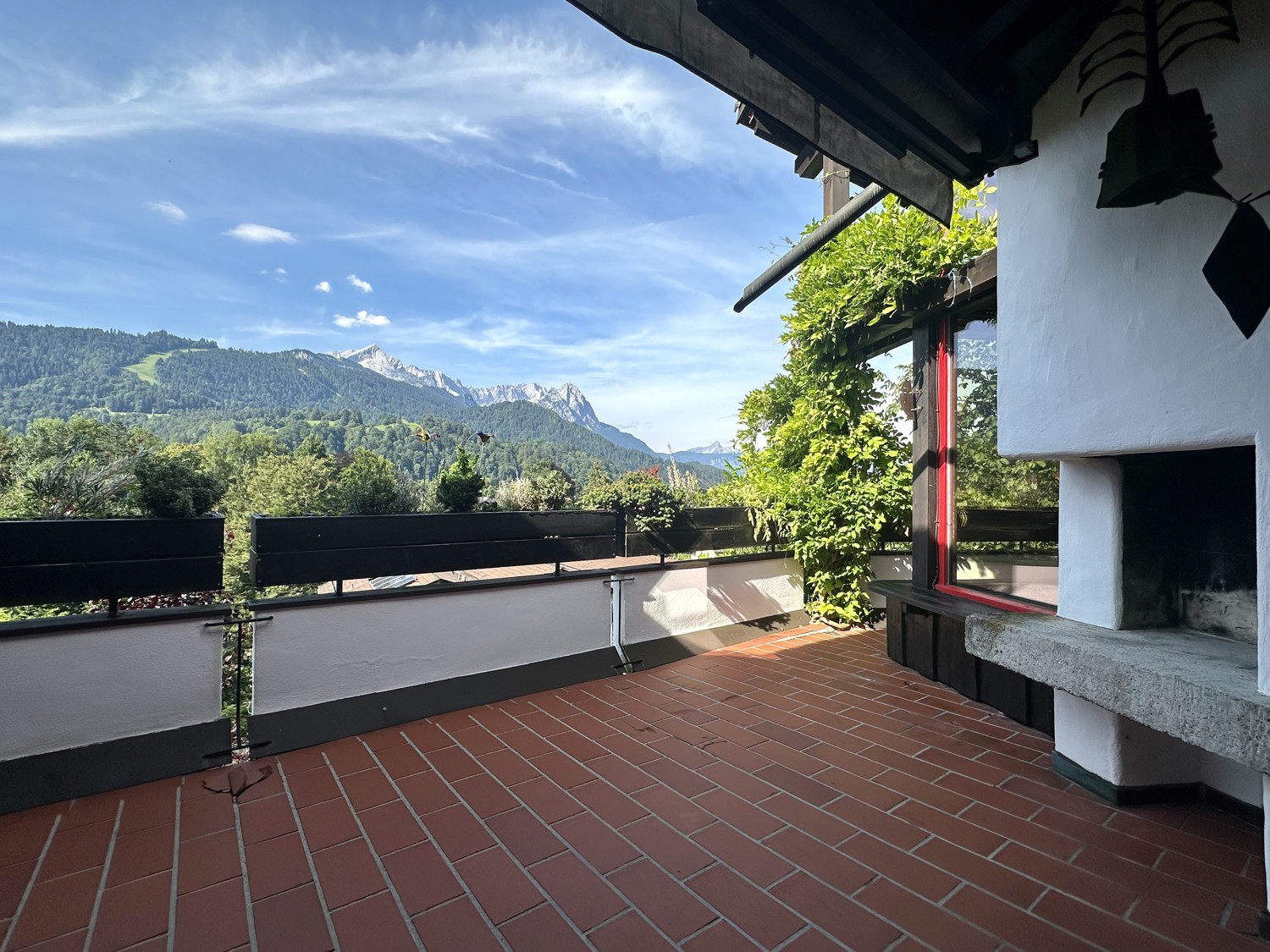 Süd-Terrasse mit offenen  Kamin