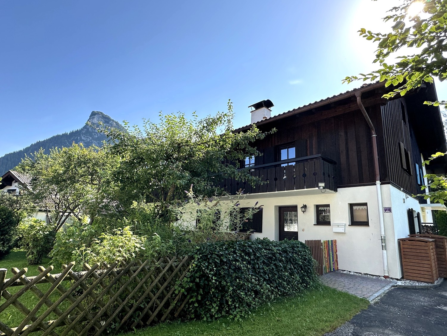 Idyllische Doppelhaushälfte mit Panoramablick am Kofel