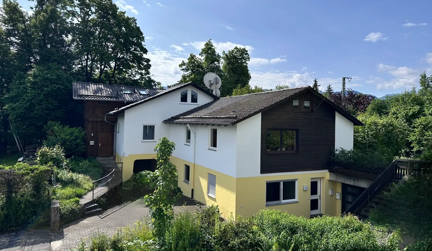 Haus mit Schutzraum und vielen Möglichkeiten – ideal für Familie oder Kapitalanlage