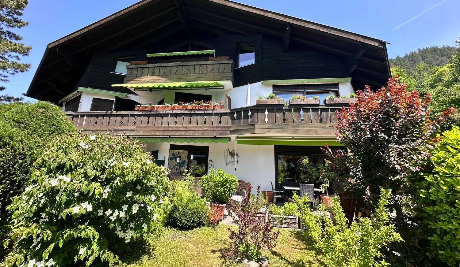 Sonnige 3-Zimmer-EG-Wohnung mit Terrasse – exklusiv, ruhig & Bergblick inklusive