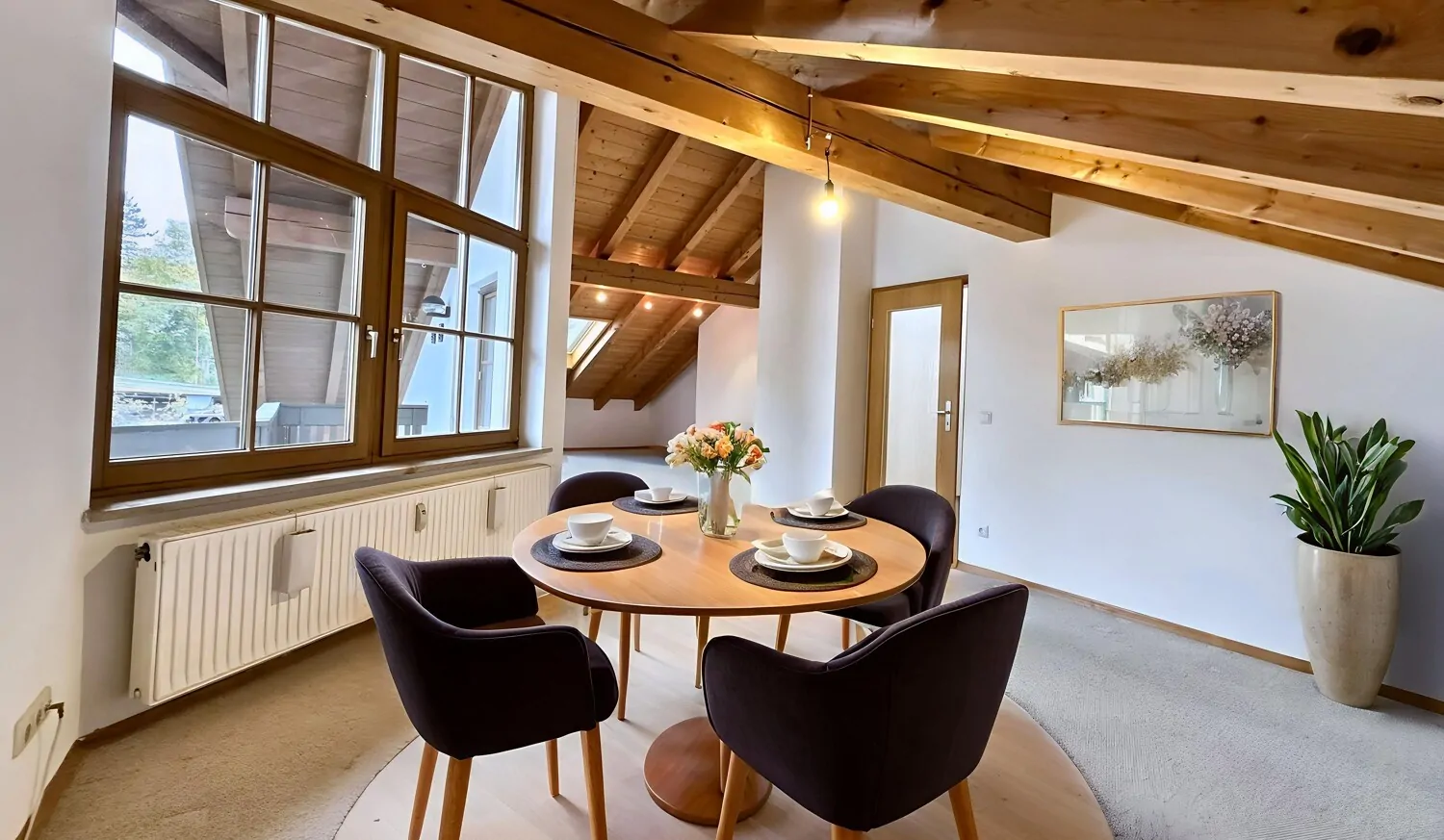 Wohn- und Esszimmer KI-möbliert