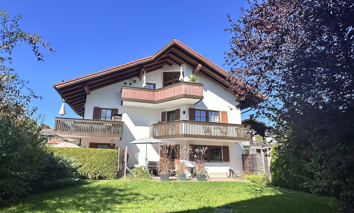 Besondere 3,5-Zi-DG Wohnung:  Zentrale Top-Lage, Südbalkon und   Hobbyraum