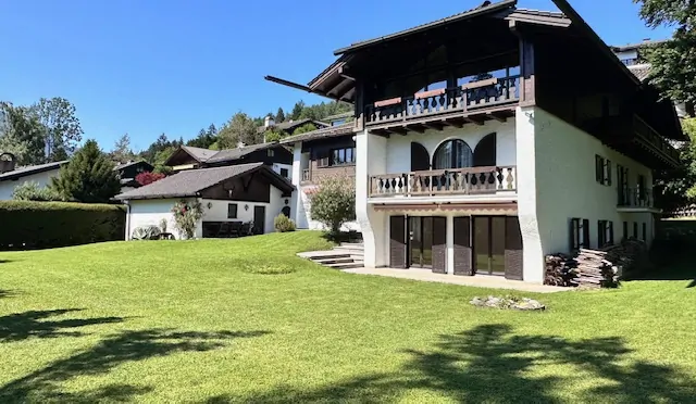 Exklusives Mehrfamilienhaus im Landhausstil – 4 Einheiten, Bergblick & Top-Lage
