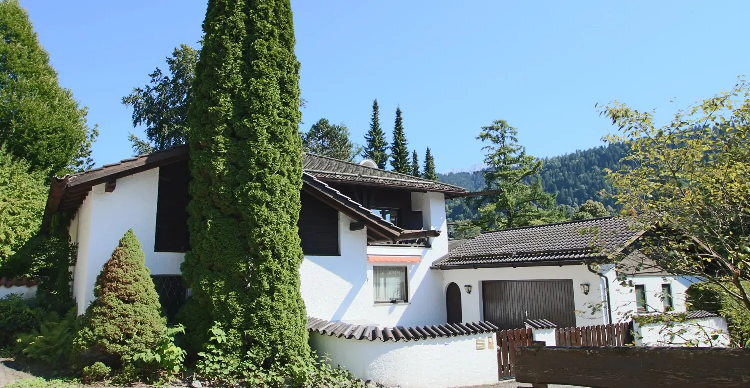 Exklusives Mehrfamilienhaus im Landhausstil – 4 Einheiten, Bergblick & Top-Lage