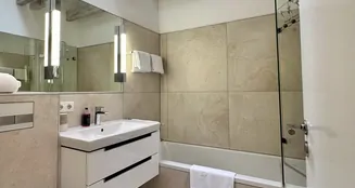 von_poll_real_estate_property_25083015_image_9